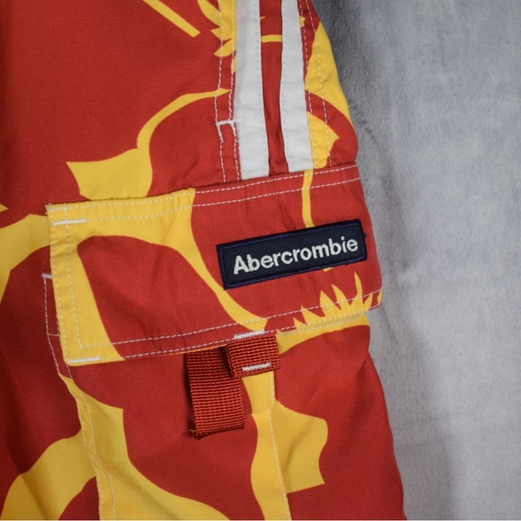 vintage abercrombie and fitch Shorts Hawaiian Print Men’s Size Medium Red Yellow - Picture 5 of 6
